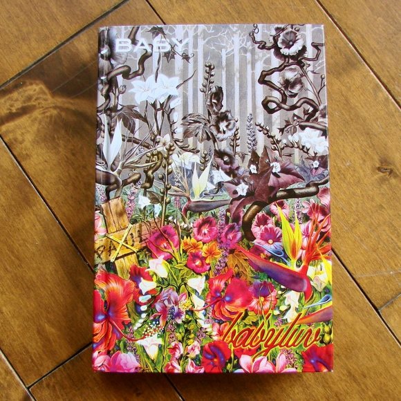Scribner Other - Stephen King Lisey's Story 1st Edition Flower Special Edition Book 2006